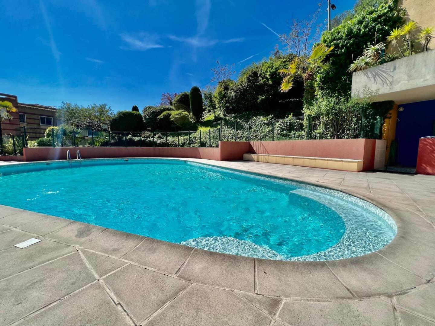 Quiet Studio Swimming Pool Roquebrune Exterior photo